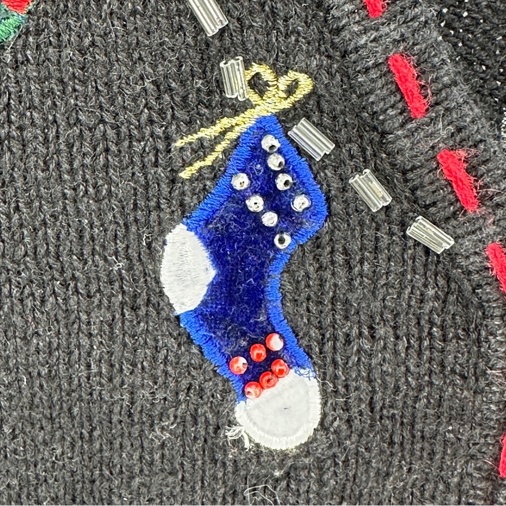 Women’s Vintage Petite Large Black Red Green Beaded Ugly Christmas Sweater - Picture 4 of 11